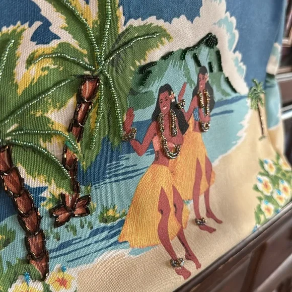 Bueno canvas Hawaiian beaded purse - Picture 2 of 4